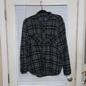 Simply Styled Black and Gray Plaid Button-Down Shirt
